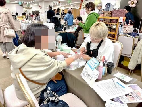 美女フェスのネイルのブース画像